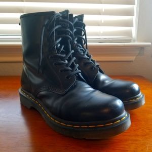 1460 WOMEN'S Doc Martens combat boots